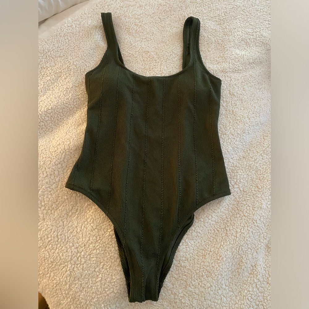 Aerie one piece crinkle cheeky bathing suit with wide straps.